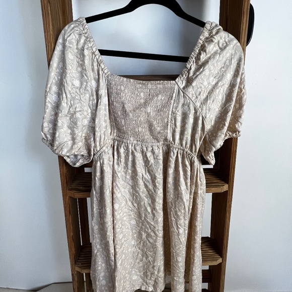 Ingrid+Isabel Tan Dress with a White Flower Patter Size M - Picture 9 of 9